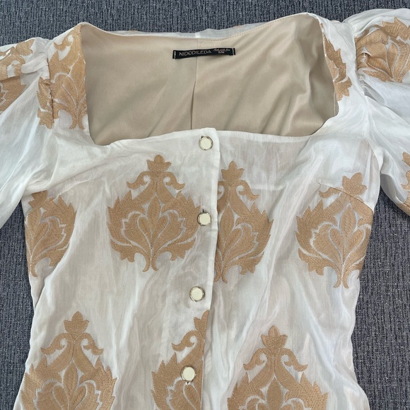 Nidodileda Button Down White and Tan Dress - Picture 7 of 15